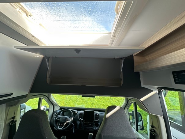 Sunliving V65 XL Campingbus - Corgémont, Schweiz