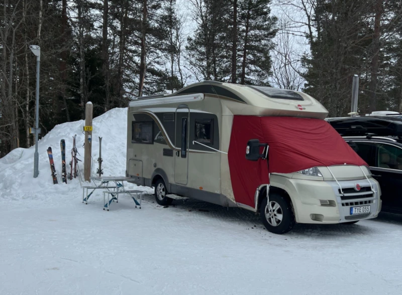 Bürstner Ixeo 664 Wohnmobil - Skogstorp, Schweden