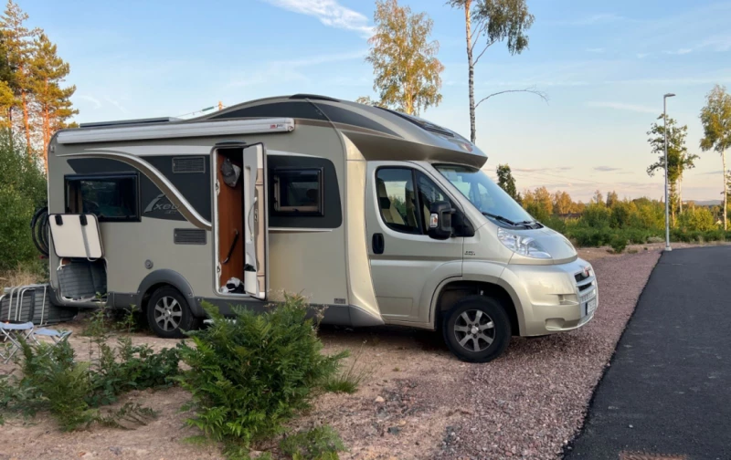Bürstner Ixeo 664 Wohnmobil - Skogstorp, Schweden