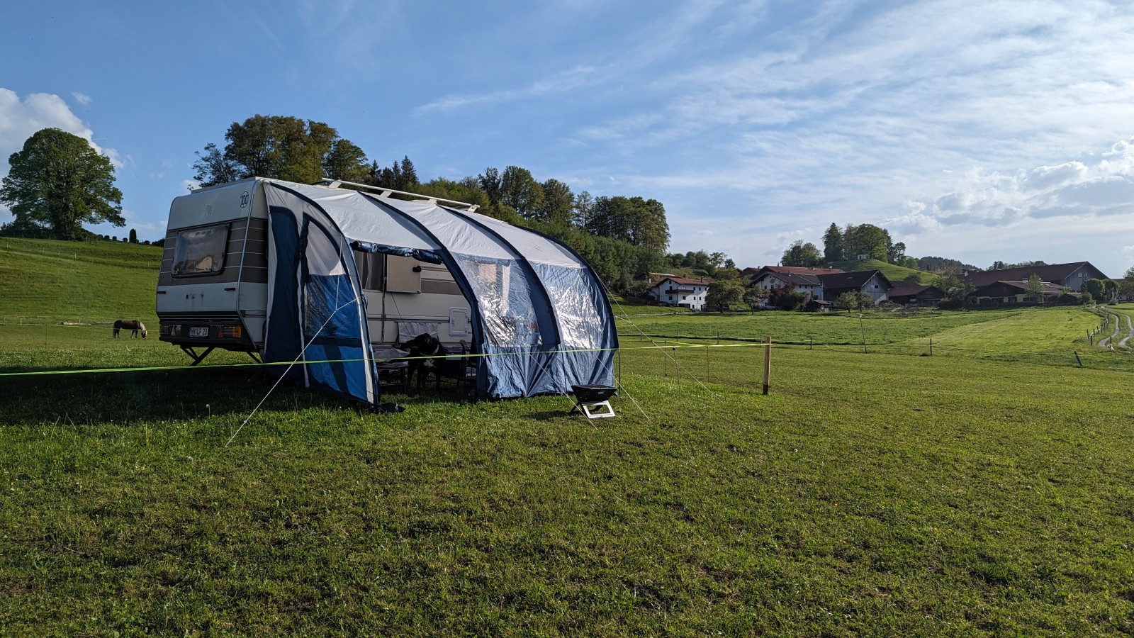 Rent Eriba Nova 490 T Caravan in Memmingen from EUR 51 / night