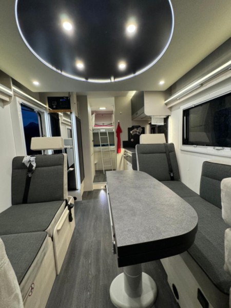 Challenger FORD 380 graphique ultimat Wohnmobil - Riaz, Schweiz