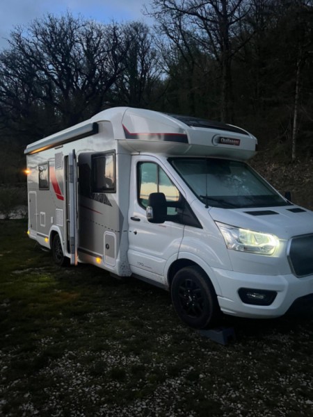 Challenger FORD 380 graphique ultimat Wohnmobil - Riaz, Schweiz