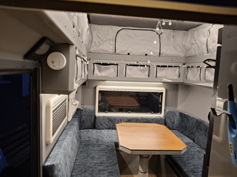Hunter Caravan NTR-3X Wohnwagen - Bätterkinden, Schweiz