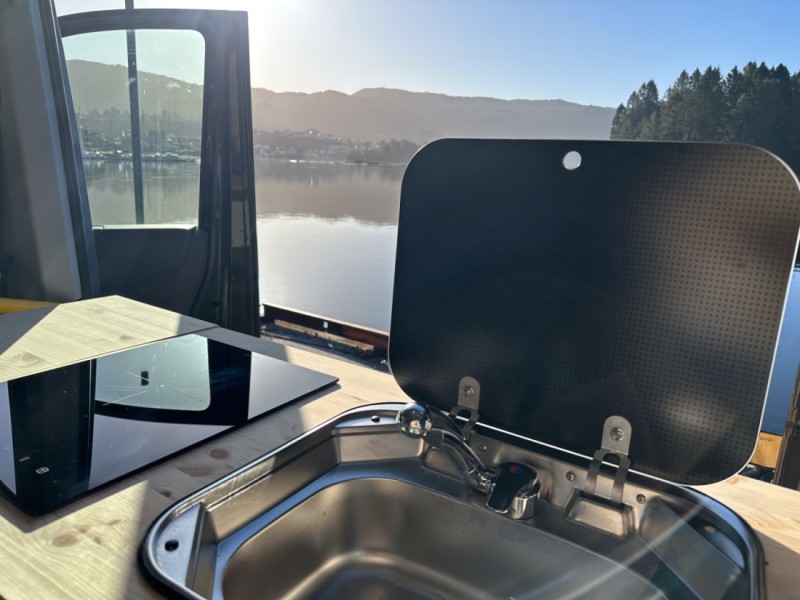 VW Crafter Offgrid Camper Overlander Campingbus - Bergen, Norwegen