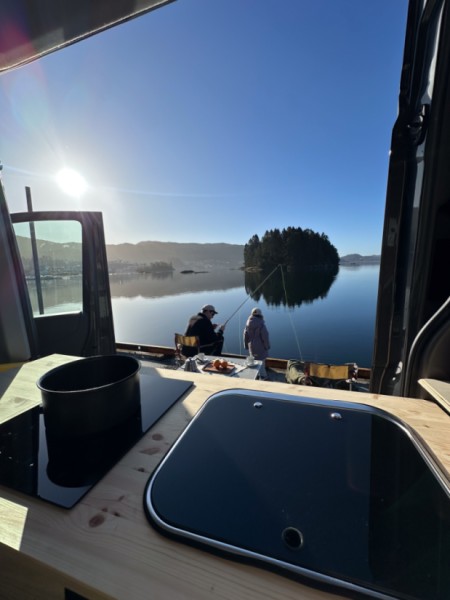 VW Crafter Offgrid Camper Overlander Campingbus - Bergen, Norwegen