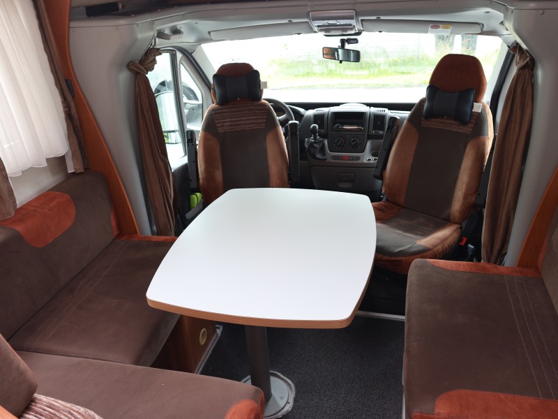 Karmann Mobil Ontario Matkailuauto - Laksevåg, Norja