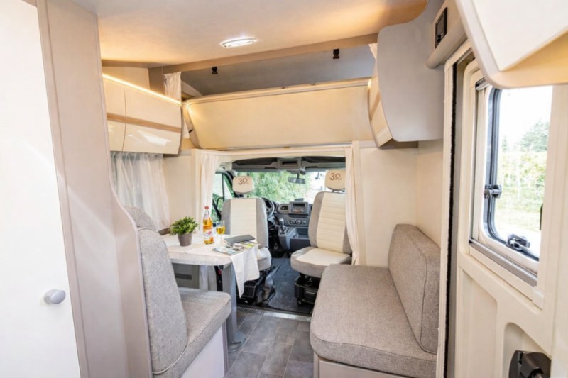 Ahorn A690 Wohnmobil - Muri b. Bern, Schweiz