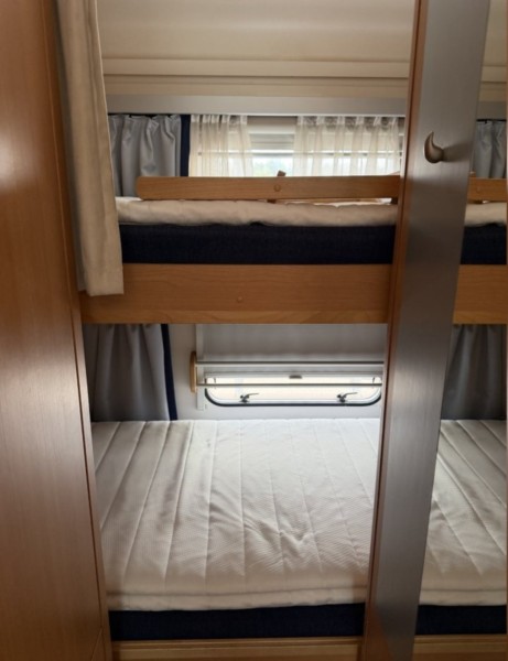 Knaus Sun Traveller 650 DKG Matkailuvaunu - Åsbro, Ruotsi