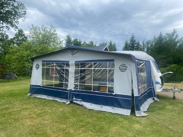 Adria Unica 502 uk Wohnwagen - Vimmerby, Schweden