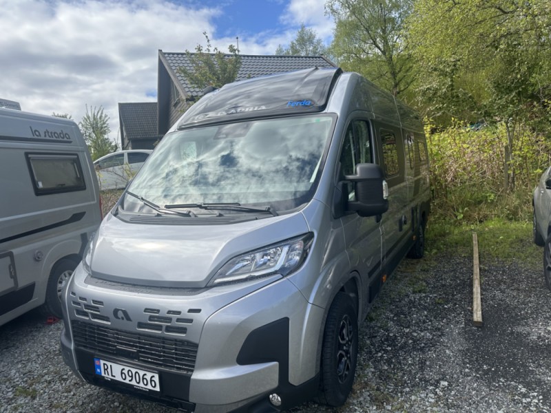 Adria Twin supreme Campingbus - Røyneberg, Norwegen