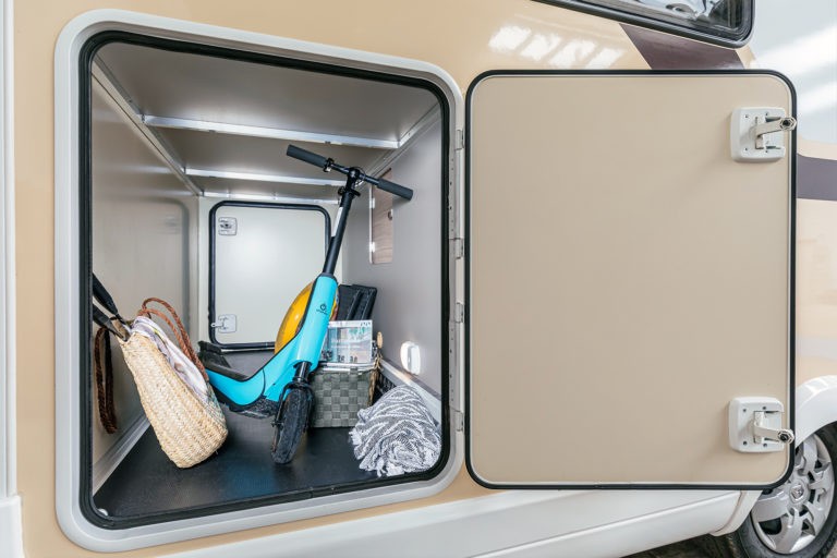 Ahorn CANADA AD Wohnmobil - Næstved, Dänemark