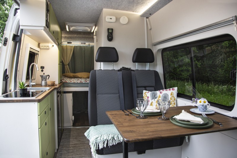 VW Crafter Van - Järvenpää, Finlande