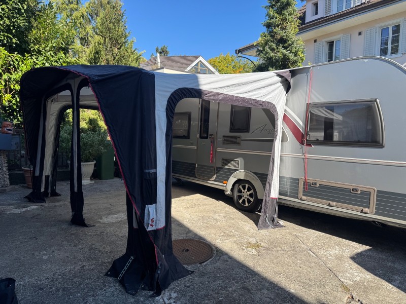 Bürstner Averso Campingvogn - Büttikon, Sveits