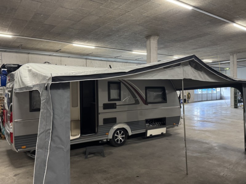 Bürstner Averso Wohnwagen - Nesselnbach, Schweiz