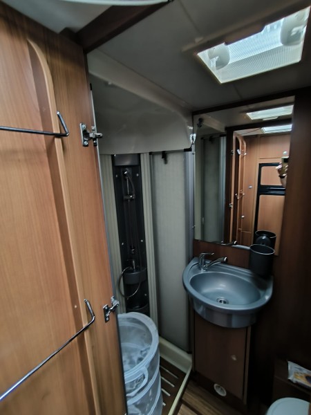Fiat Ducato Matkailuauto - Adelboden, Sveitsi