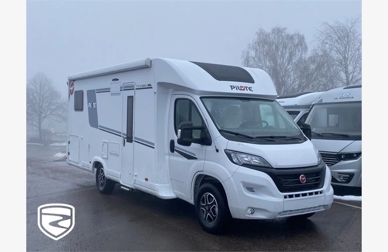 Pilote P740GJ Wohnmobil - Gråbo, Schweden