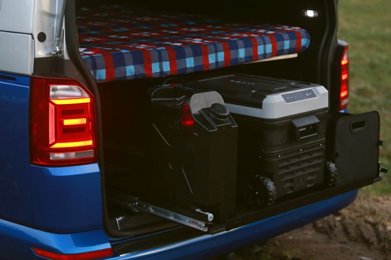VW Multivan Campingbus - Unterseen, Schweiz