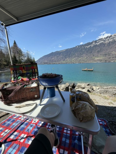 VW Multivan Campingbus - Unterseen, Schweiz