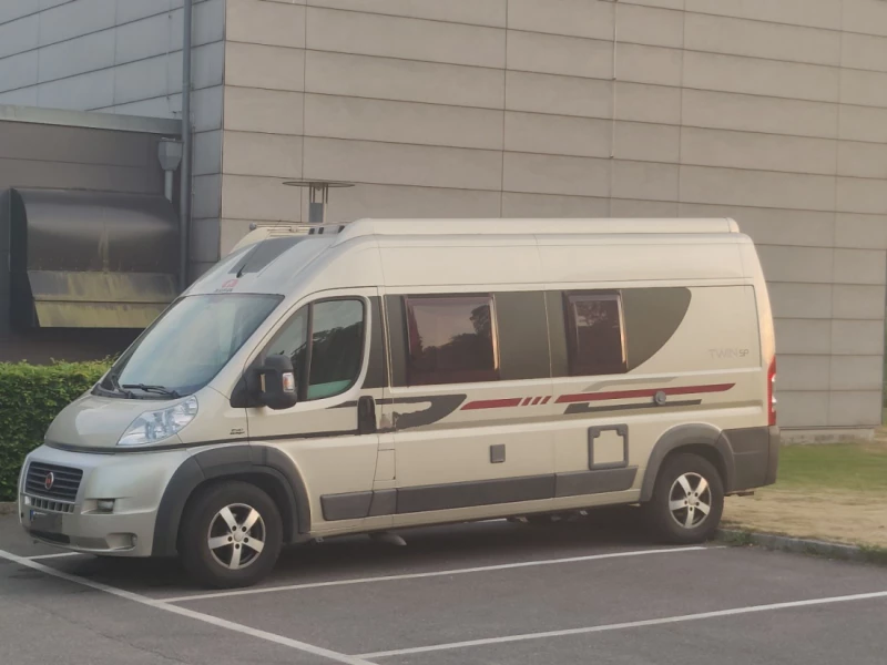 Adria Twin SP Campingbus - Göteborg, Schweden