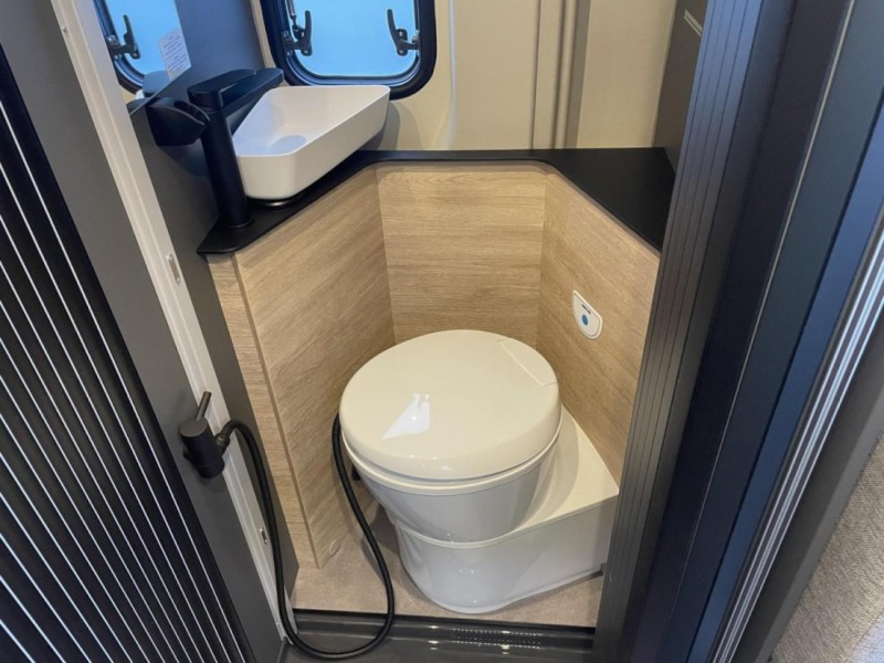 Dethleffs 540DR Globetrail Retkeilyauto - Kungsbacka, Ruotsi