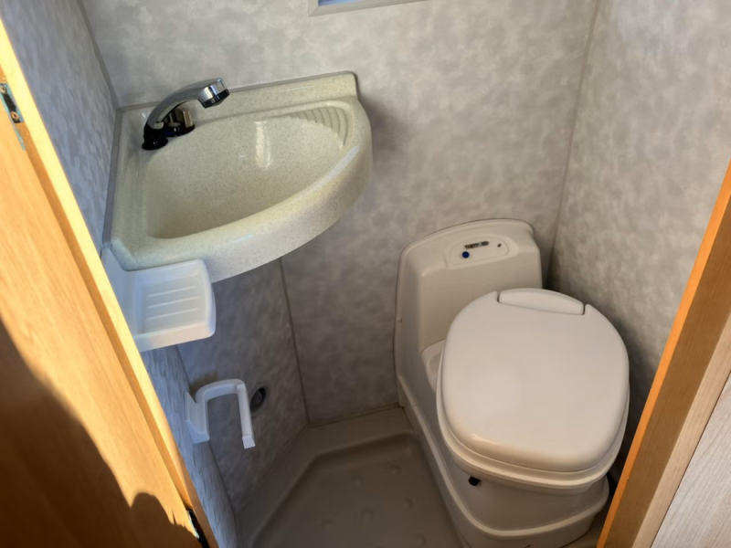 Adria Adriatik Win Campingbus - Växjö, Schweden