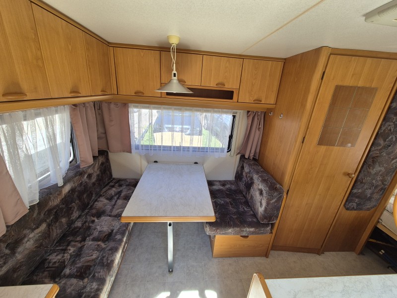 Hobby De Luxe 440 Wohnwagen - Tenniken, Schweiz