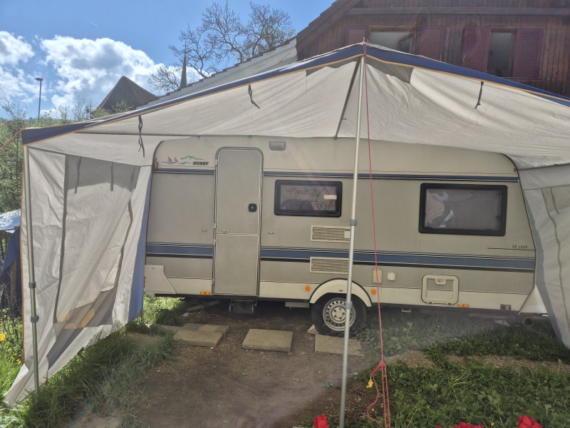 Hobby De Luxe 440 Wohnwagen - Tenniken, Schweiz