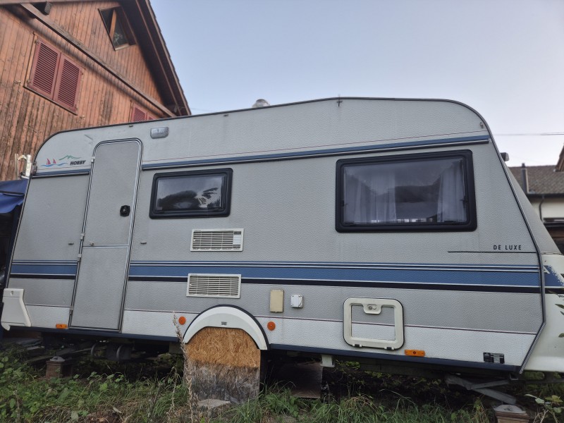 Hobby De Luxe 440 Wohnwagen - Tenniken, Schweiz
