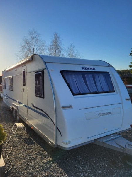 Adria Classica 743 UT Wohnwagen - Nesna, Norwegen