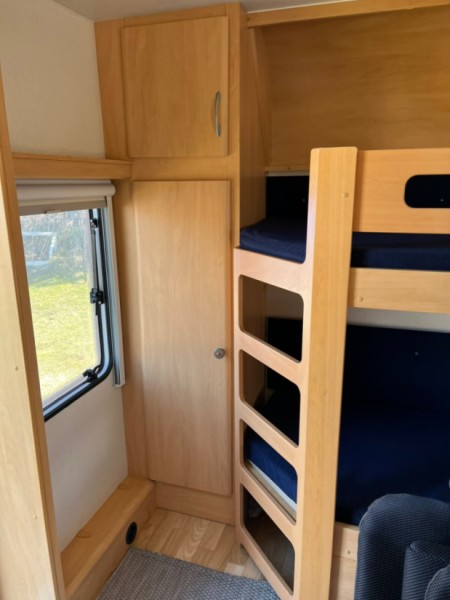 Hobby 560 KMFE easy Wohnwagen - Gånghester, Schweden