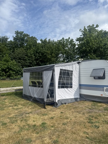 Hobby 560 KMFE easy Husvagn - Gånghester, Sverige
