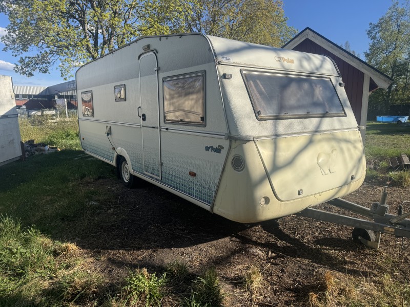 Polar 590e Wohnwagen - Valskog, Schweden