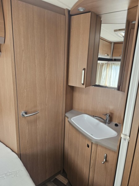 Knaus Sport 500 FDK Wohnwagen - Welschenrohr-Gänsbrunnen, Schweiz