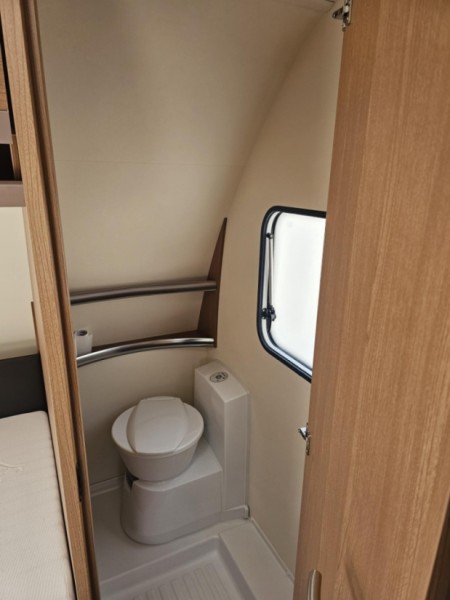 Knaus Sport 500 FDK Wohnwagen - Welschenrohr-Gänsbrunnen, Schweiz