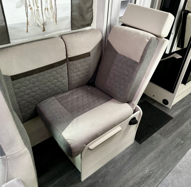 Chausson 640 Titanium Premium Wohnmobil - Seedorf, Schweiz
