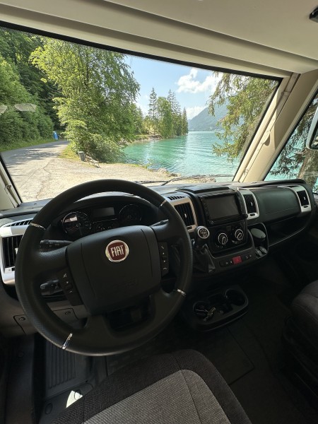 Knaus Van I 550 MD Matkailuauto - Matten bei Interlaken, Sveitsi