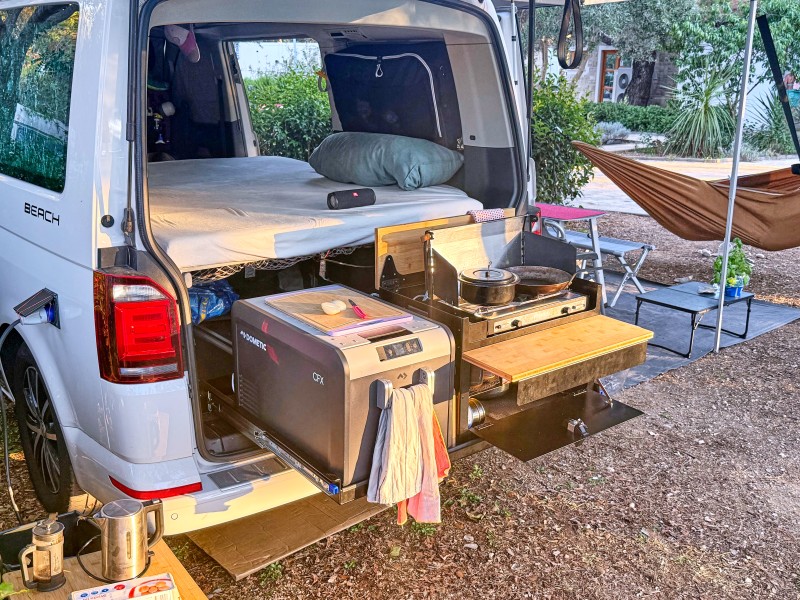 VW California T6 Beach 4motion Campingbus - Lausanne, Schweiz