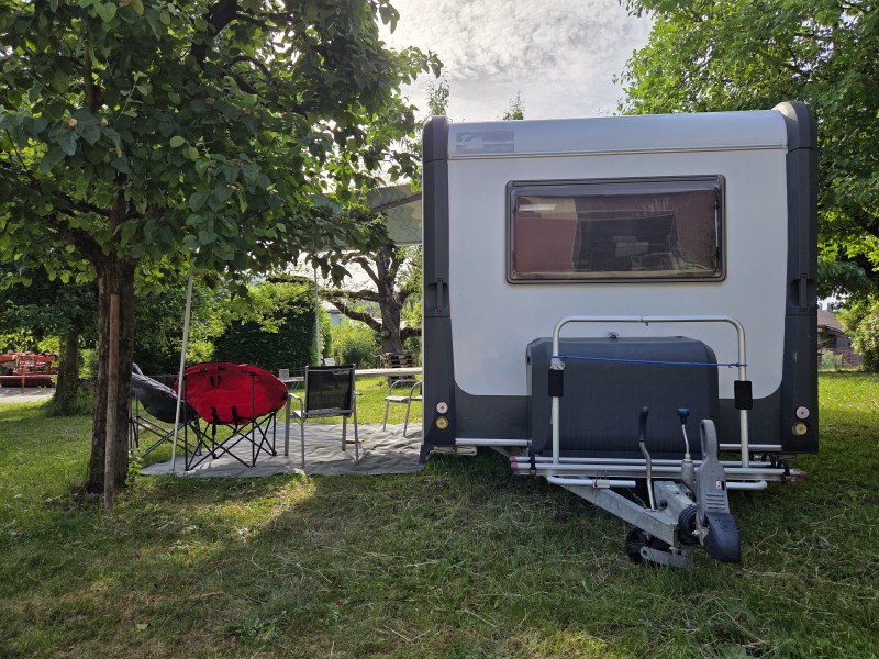 Knaus Deseo Family Plus 500 Matkailuvaunu - Wilchingen, Sveitsi