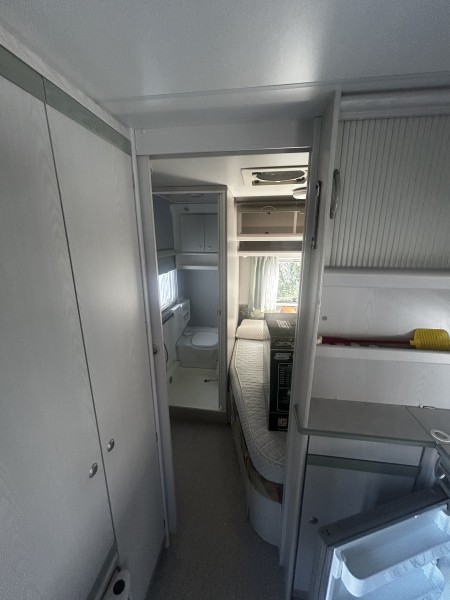 Knaus Südwind 495 Caravane - Röthenbach im Emmental, Suisse