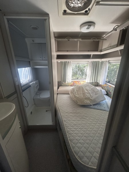 Knaus Südwind 495 Caravane - Röthenbach im Emmental, Suisse