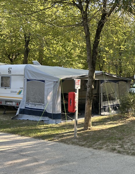 Knaus Südwind 495 Campingvogn - Röthenbach im Emmental, Sveits