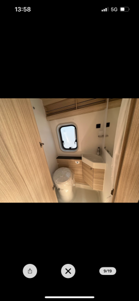 Sun Living Plåtis med taktält Campingbus - Järna, Schweden
