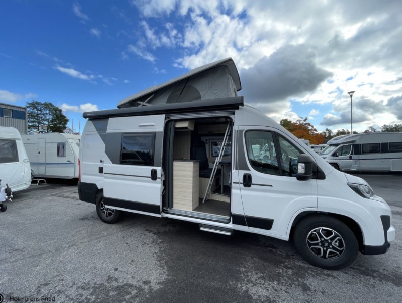 Sun Living Plåtis med taktält Campingbus - Järna, Schweden
