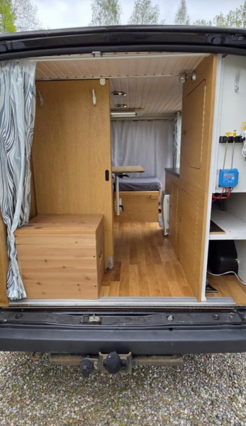 Ford Transit Retkeilyauto - Huddinge, Ruotsi
