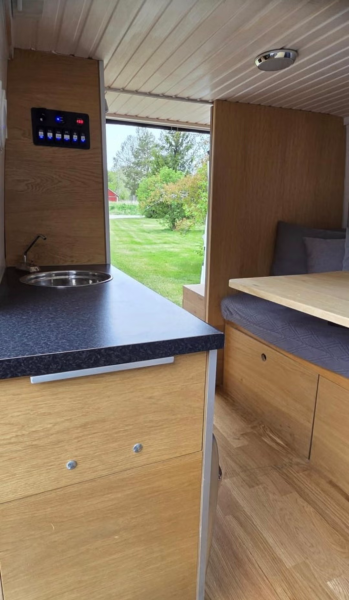 Ford Transit Retkeilyauto - Huddinge, Ruotsi