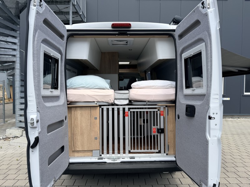 Peugeot Clever Van Matkailuauto - Neftenbach, Sveitsi