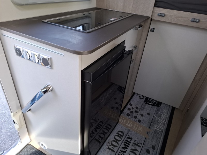 Bürstner Nexxo Van 590 G Autocamper - Calden, Tyskland