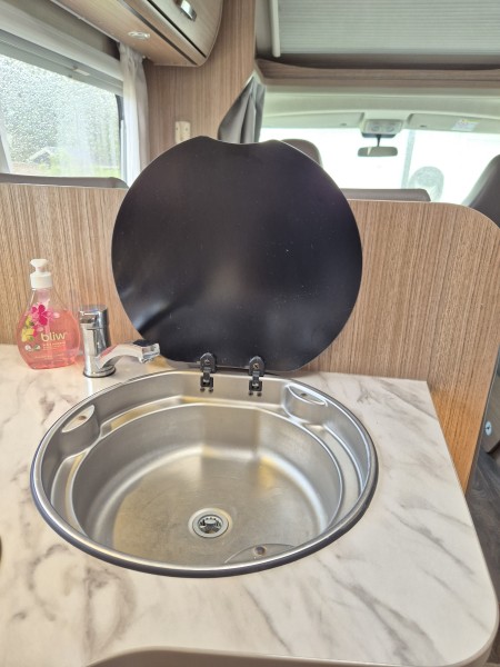 Carado T448 Wohnmobil - Enviken, Schweden
