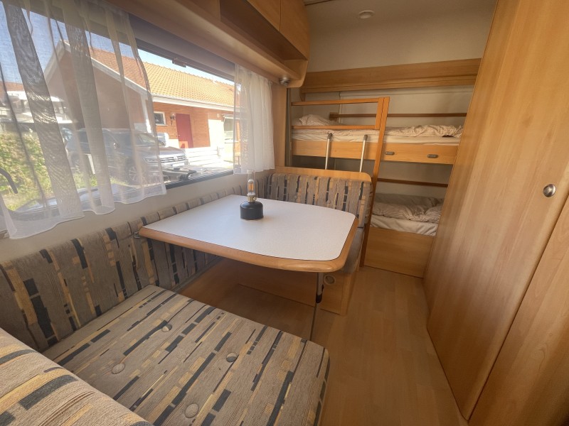 Home‑Car Racer 48 Trophy Wohnwagen - Bunkeflostrand, Schweden