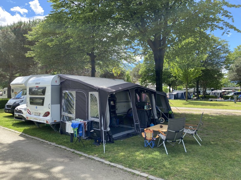 Knaus Sport 500 QDK Wohnwagen - Schwyz, Schweiz
